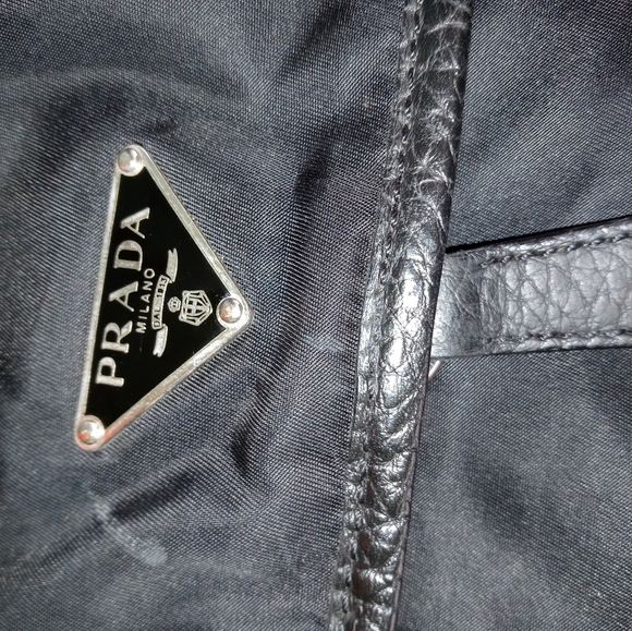 LADIES VINTAGE SATCHEL BAG BY PRADA - Picture 3 of 7